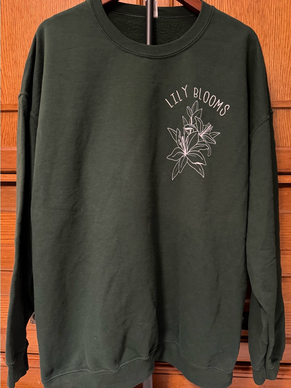 Gildan Lily Blooms It Ends With Us BookTok Crewneck Sweatshirt Hoover Bookworm